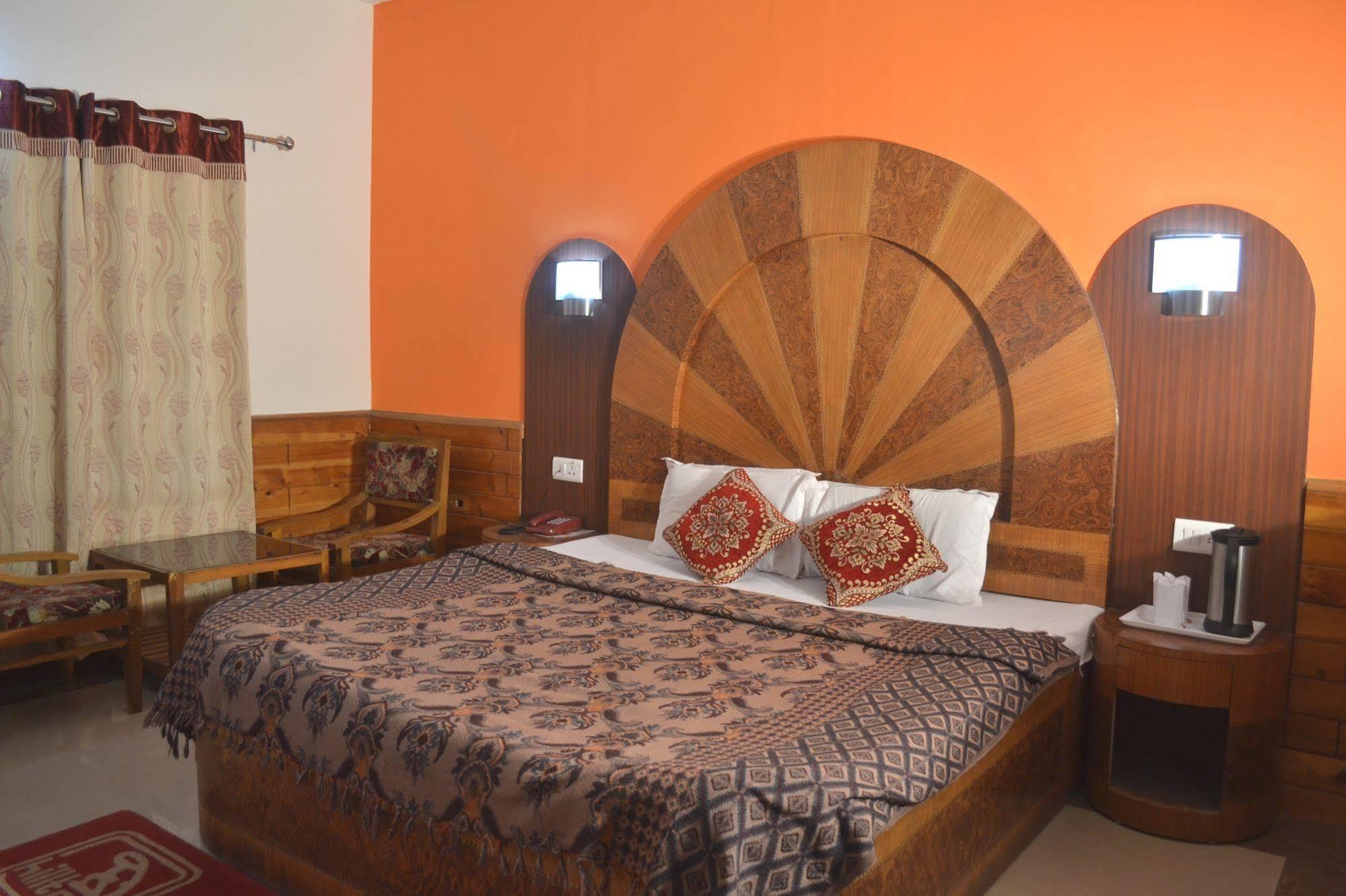 Hilltone Resorts & Spa Manāli Exteriör bild