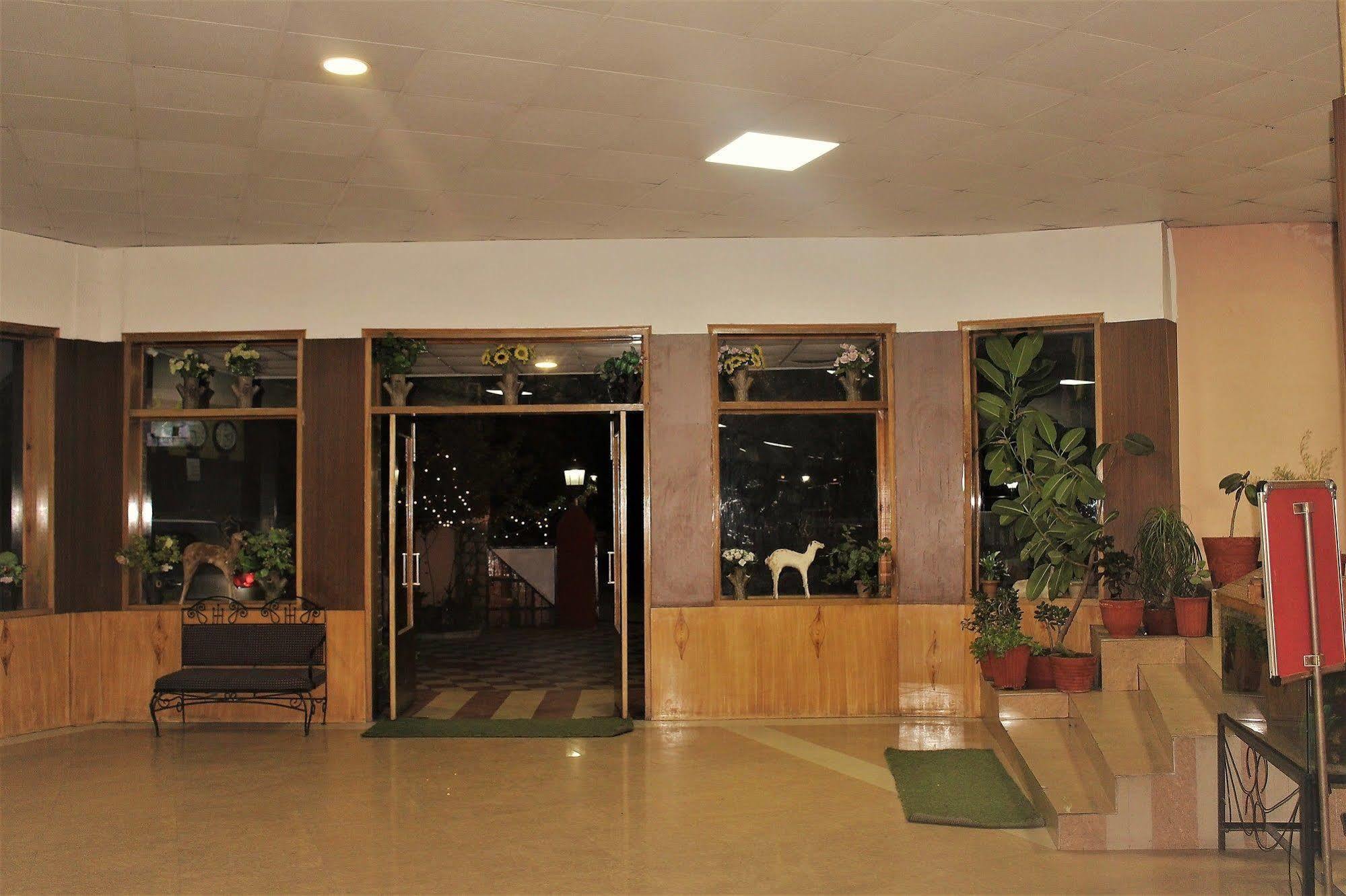 Hilltone Resorts & Spa Manāli Exteriör bild